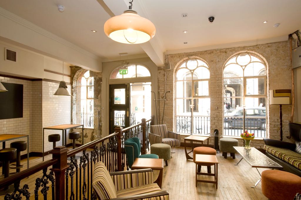 London Bridge — two-storey bar